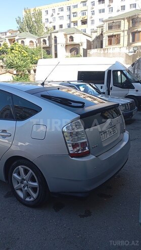 Toyota Prius-4