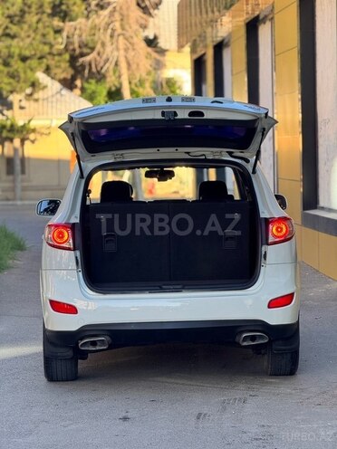 Hyundai Santa Fe-10