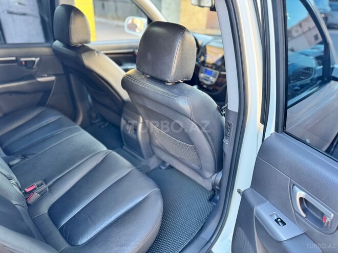 Hyundai Santa Fe-15