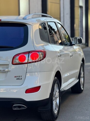 Hyundai Santa Fe-11