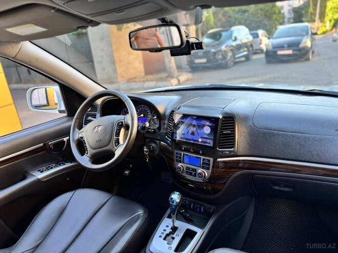 Hyundai Santa Fe-14