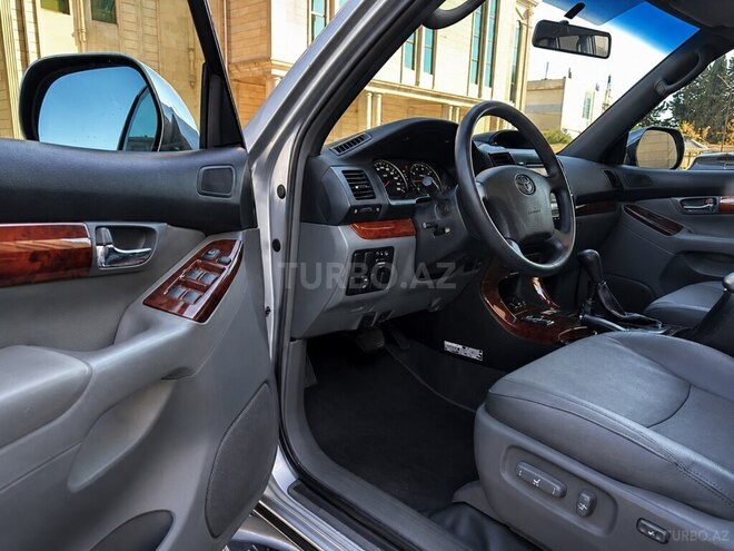 Toyota Land Cruiser Prado-13