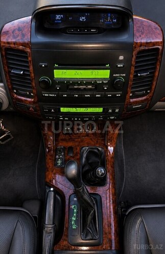 Toyota Land Cruiser Prado-17