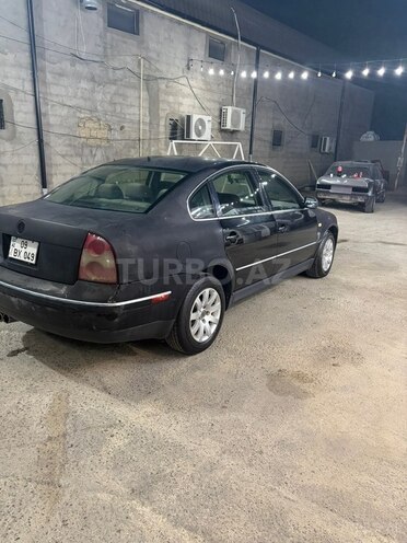 Volkswagen Passat-5