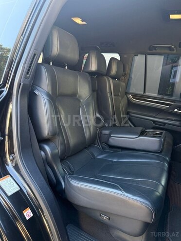 Lexus LX 450d-17