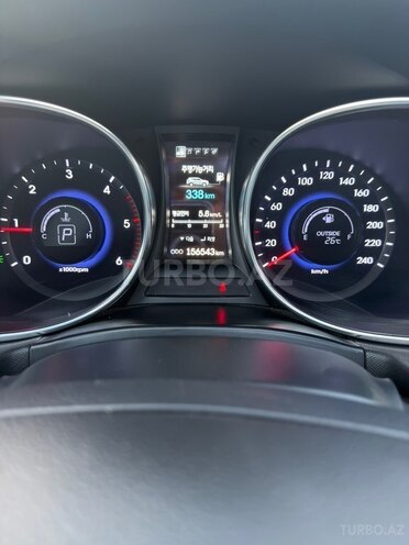 Hyundai Santa Fe-12