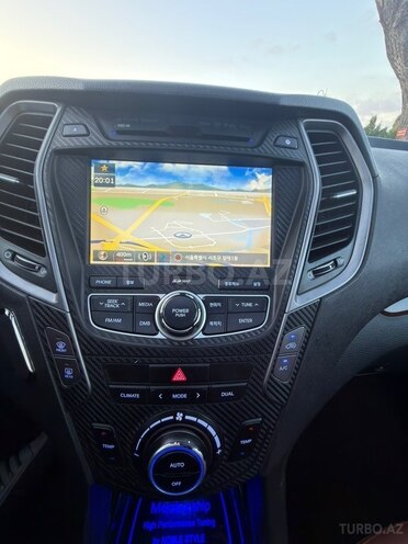 Hyundai Santa Fe-13
