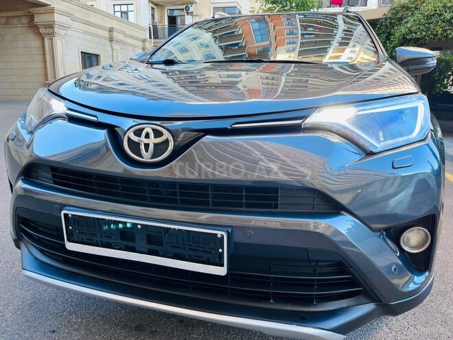Toyota RAV4-1
