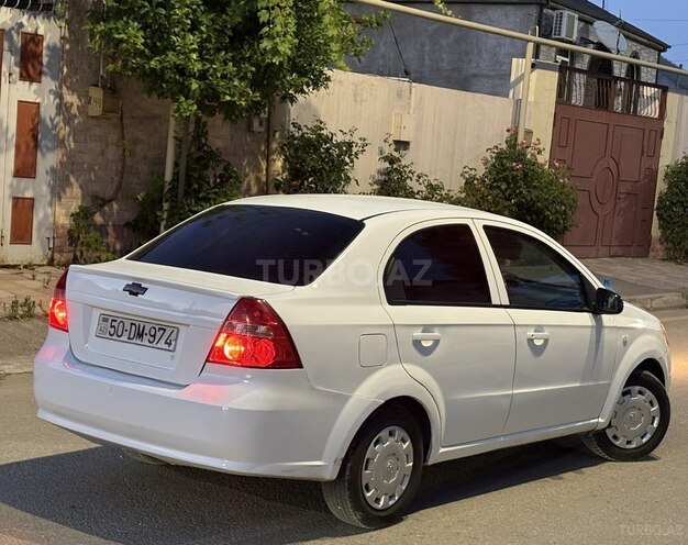 Chevrolet Aveo-10