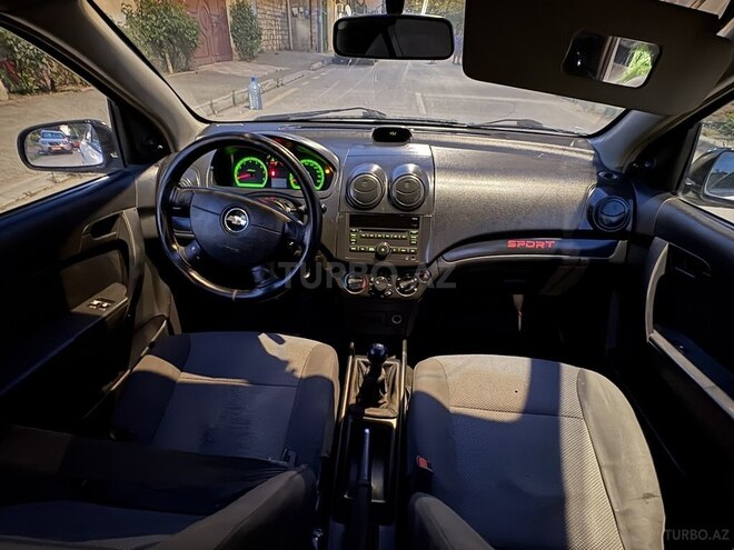 Chevrolet Aveo-12