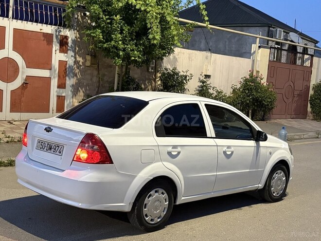 Chevrolet Aveo-11