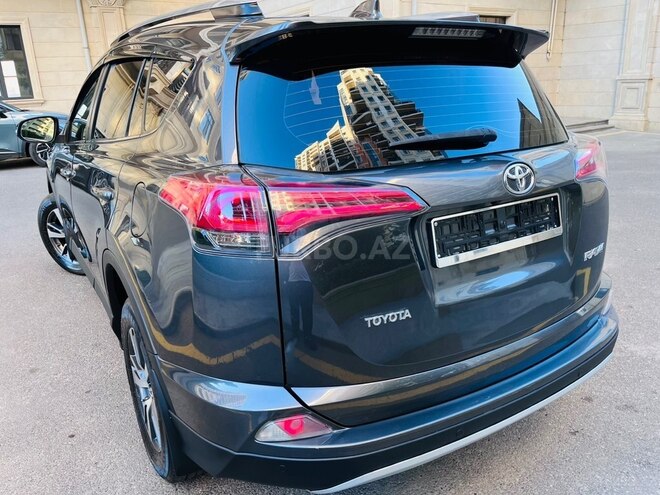 Toyota RAV4-7