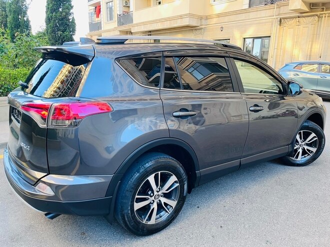 Toyota RAV4-10