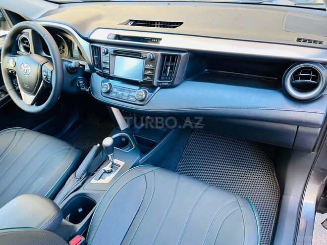 Toyota RAV4-14