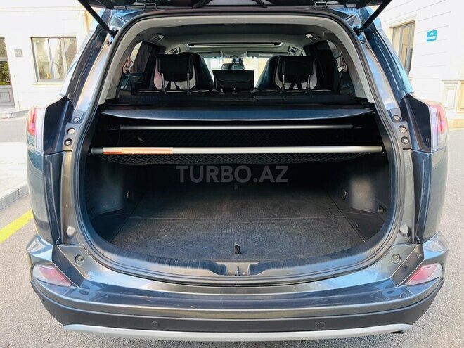 Toyota RAV4-16