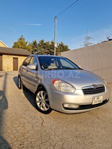 Hyundai Accent-2