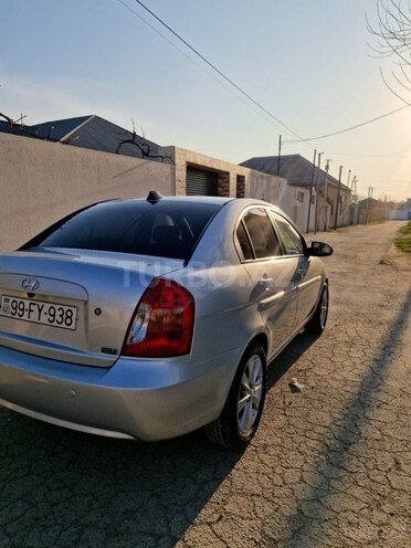 Hyundai Accent-7