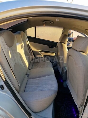 Hyundai Accent-12