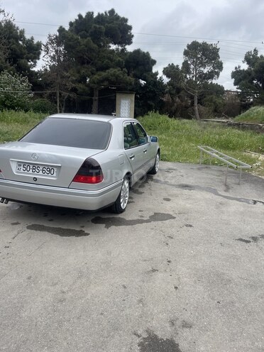 Mercedes C 200-11