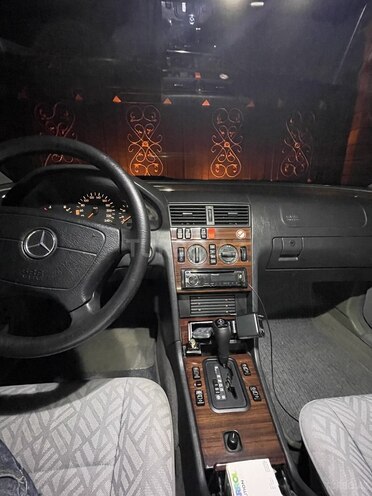 Mercedes C 200-3