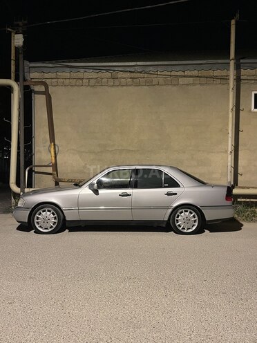 Mercedes C 200-4