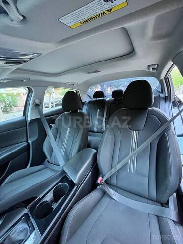 Hyundai Elantra-5