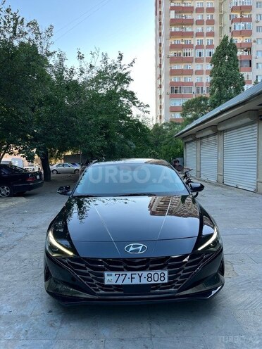 Hyundai Elantra-1