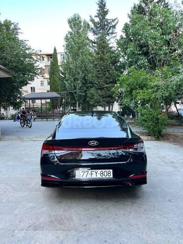 Hyundai Elantra-4
