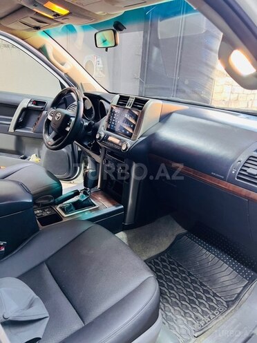 Toyota Land Cruiser Prado-7