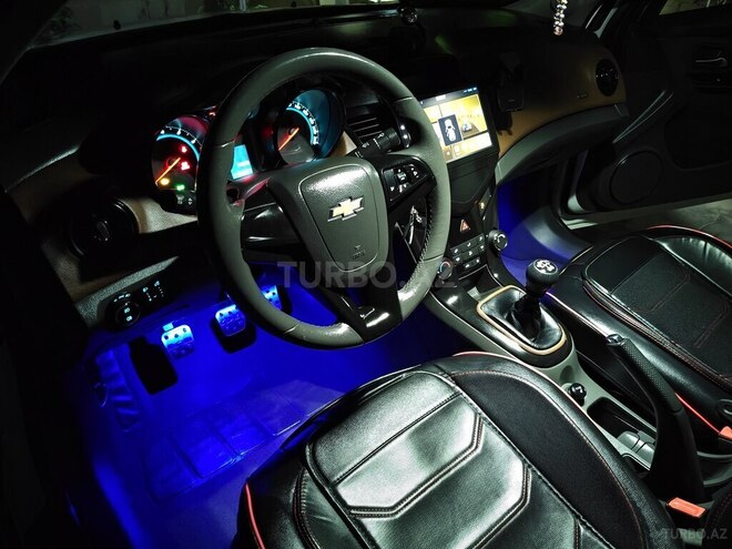 Chevrolet Cruze-11
