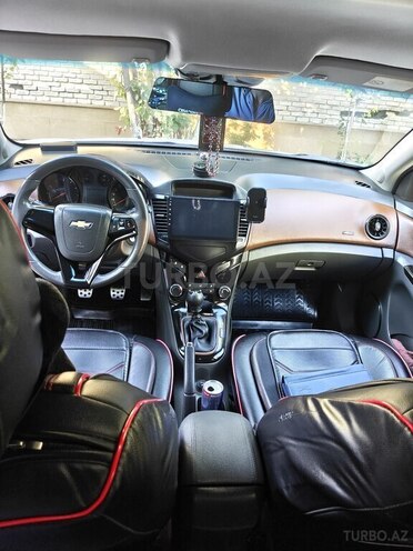 Chevrolet Cruze-13
