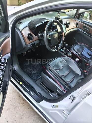Chevrolet Cruze-14