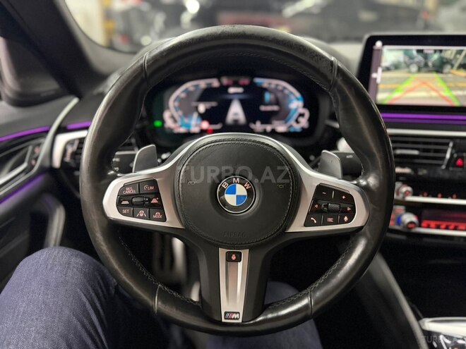 BMW 530e-16