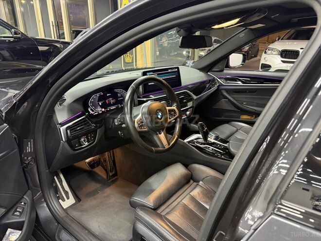 BMW 530e-12