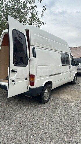 Ford Transit-8