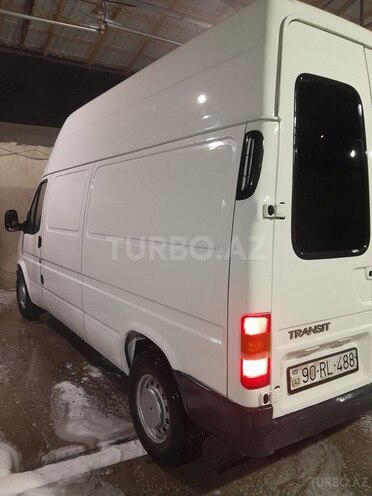Ford Transit-3