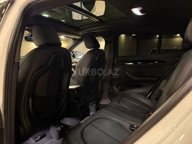 BMW X2-10