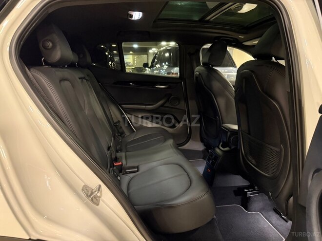 BMW X2-13