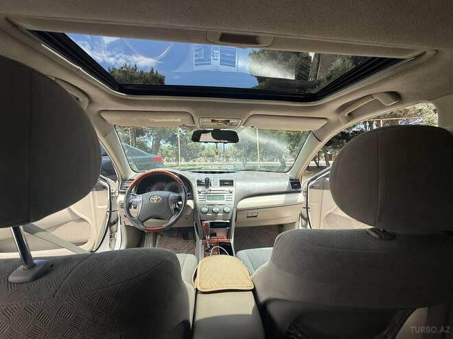 Toyota Camry-13