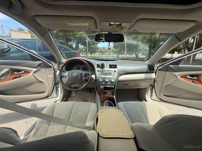 Toyota Camry-14