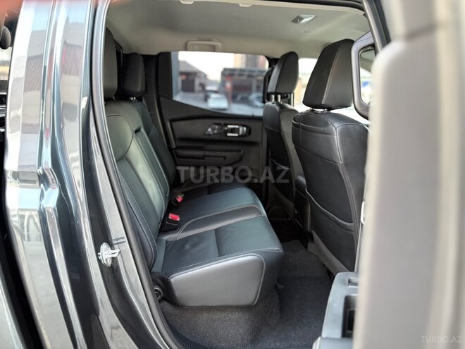 Mitsubishi L200-10
