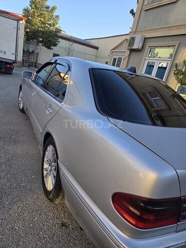 Mercedes E 220-4