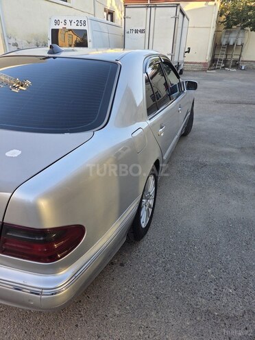 Mercedes E 220-6