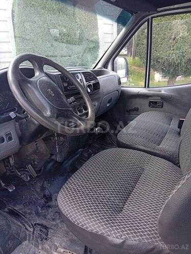 Ford Transit-3