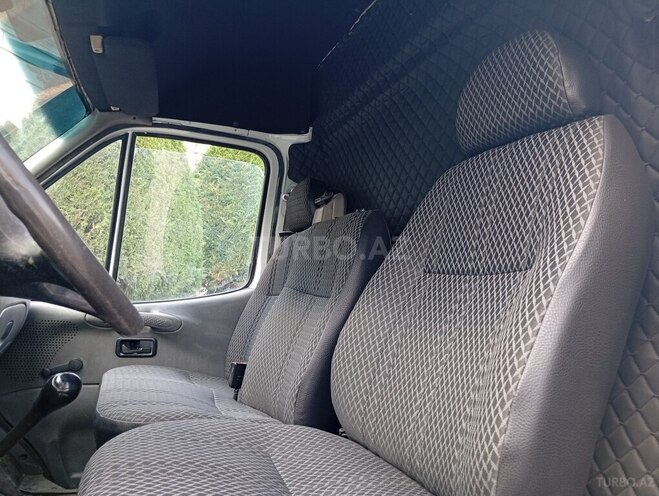 Ford Transit-5