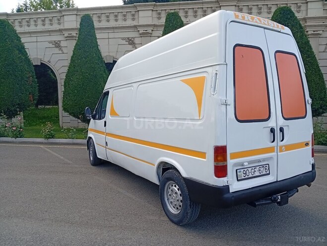 Ford Transit-7