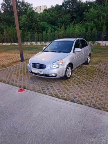 Hyundai Accent-3