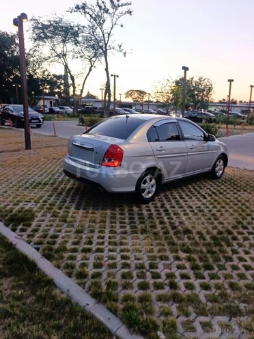 Hyundai Accent-8