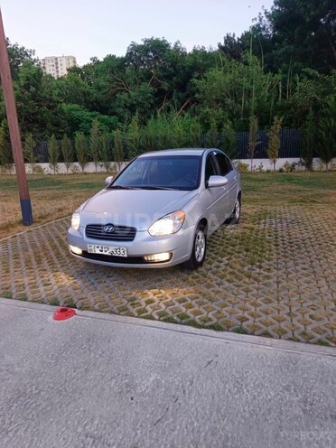Hyundai Accent-4