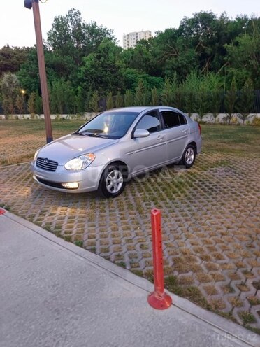 Hyundai Accent-5